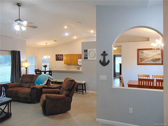 5th image of 432 W Macon Ln