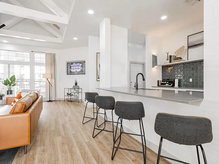 9th Street Apartments — Photo 28