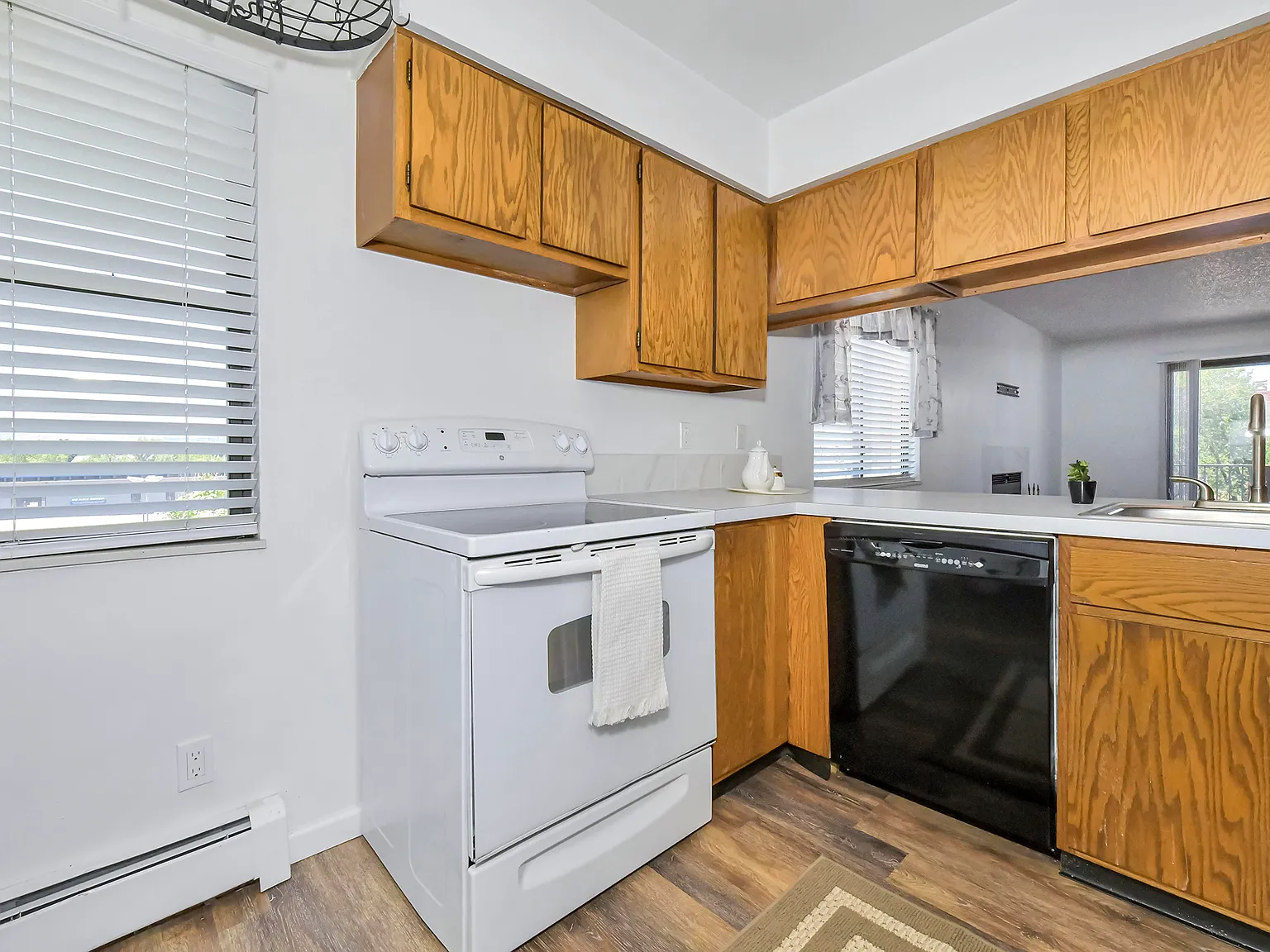 2 bed, 813 sqft, $1,450 — Photo 3
