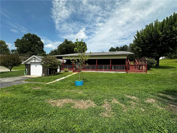 108 Francis Rd, Perryopolis, PA 15473