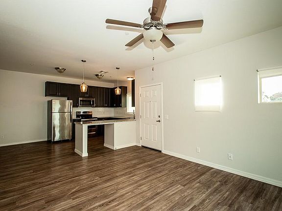 4th image of 2016 W Orangewood Ave APT 212