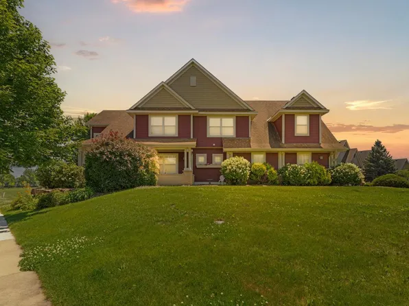 1706 Cannon Valley Dr, Northfield, MN 55057