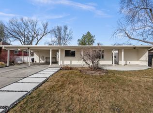 1527 E Meadowmoor Rd, Holladay, UT 84117