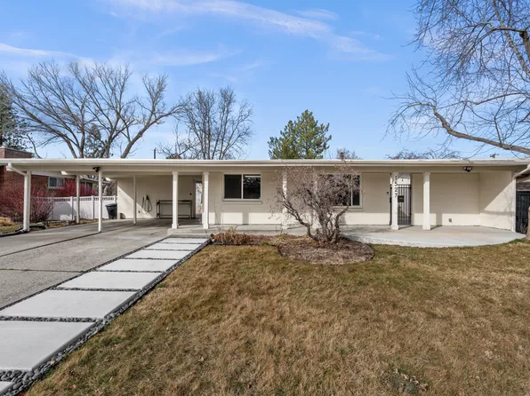 1527 E Meadowmoor Rd, Holladay, UT 84117