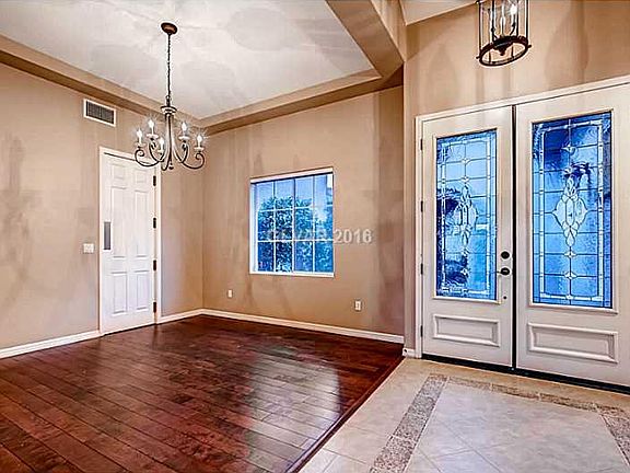 5th image of 10217 Sunset Gardens Dr