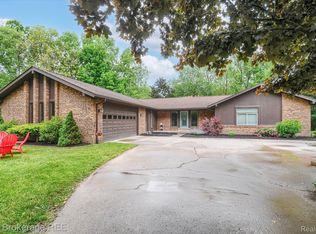 10270 Clark Rd, Davisburg, MI 48350