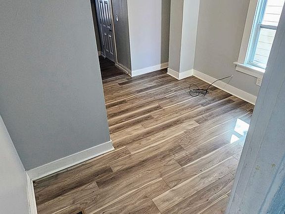 2nd image of 142-144 W Park Ave #142