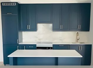 30 Elm Dr W #0, Mississauga, ON L5B0N6