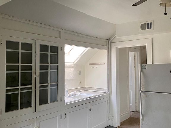 Sink with skylight