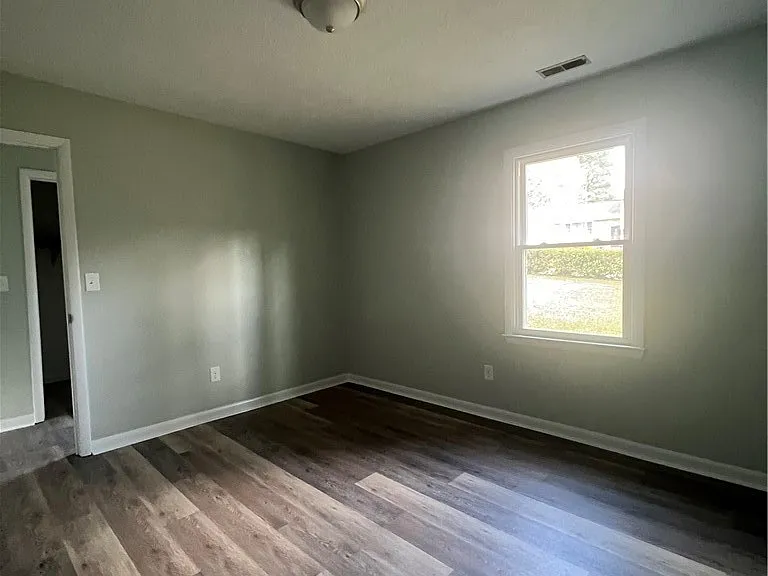 1215 Patrick Dr — Photo 33