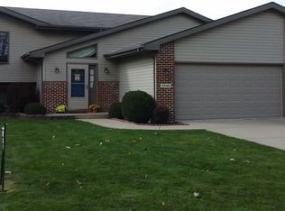 7040 Foxwood Dr, Schererville, IN 46375