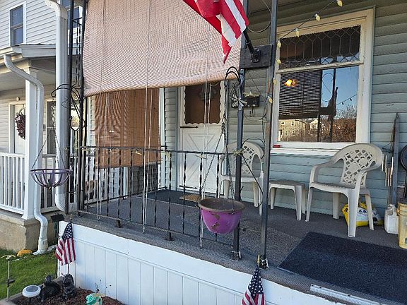 2nd image of 15 Thomas St #15