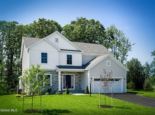 8 Seville Way, Selkirk, NY