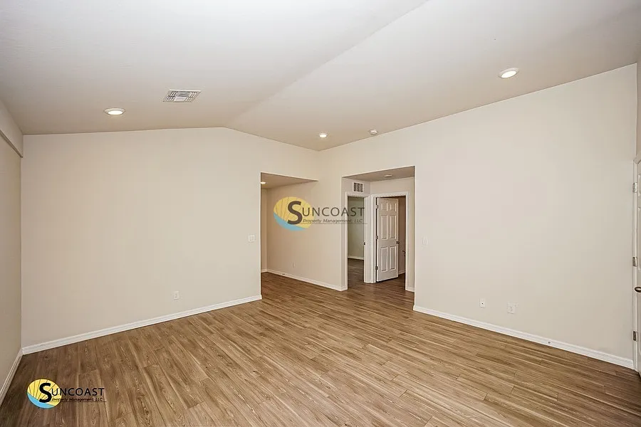 New 2BR Home with Garage in Englewood — Photo 3