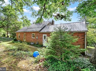 87 Park Ave, Glen Rock, PA 17327