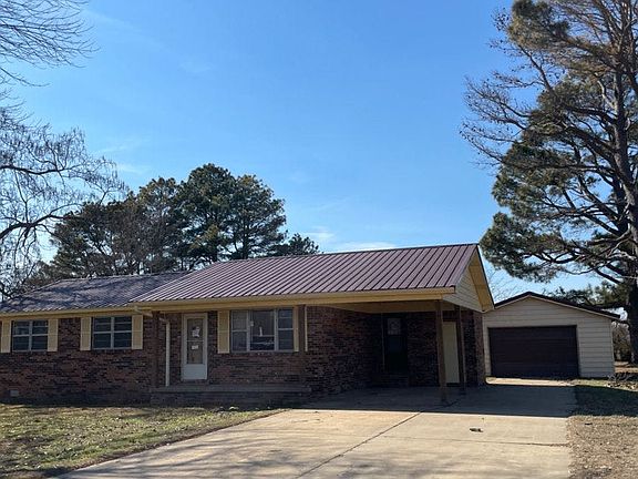 2nd image of 27 Lawrence Rd