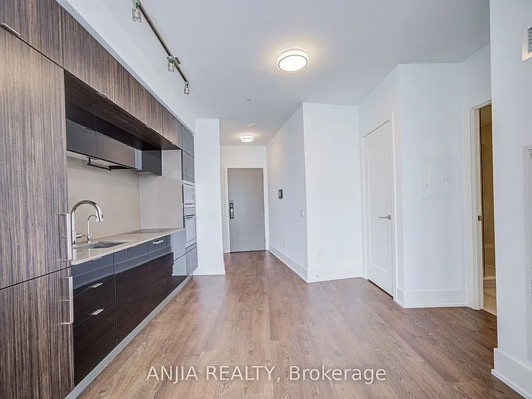 10 York St #5608 — Photo 16