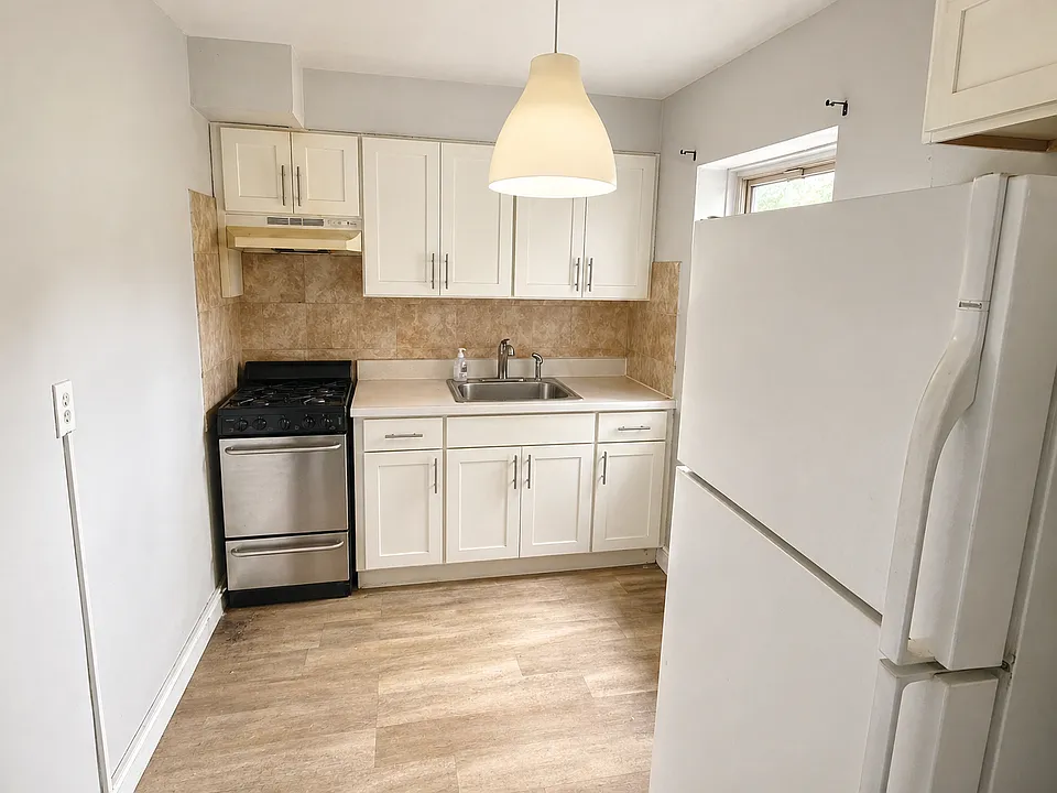 2 Bedrooms at 70 Crawford #5, Newark NJ — photo 1