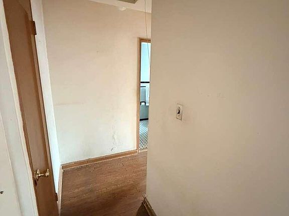 4th image of 3727 86TH STREET #4A