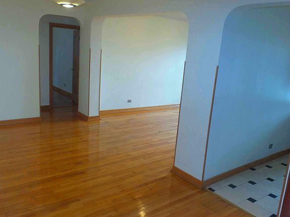 3rd image of 6771 Yellowstone Blvd APT 6M