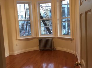 6045 68th Ave, Ridgewood, NY 11385