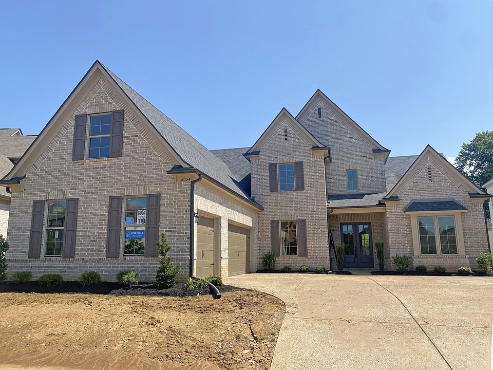 Exterior front New