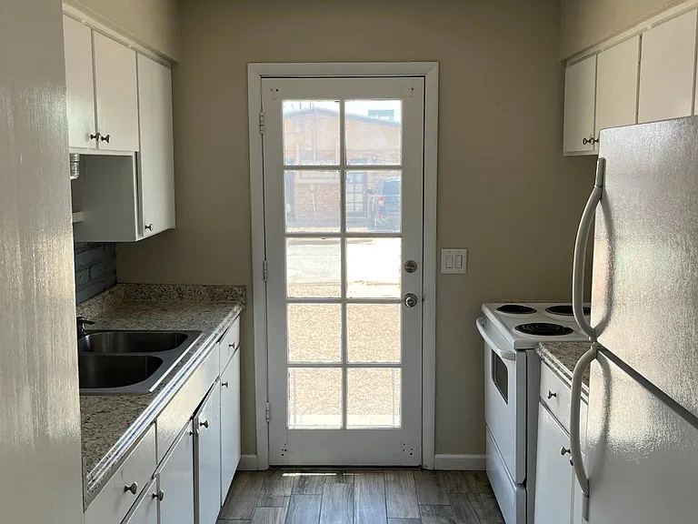 3509 S Avenue A #10 — Photo 9