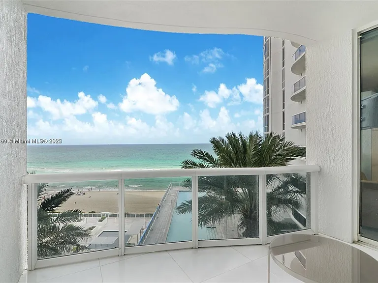 15811 Collins Ave #704 — Photo 14