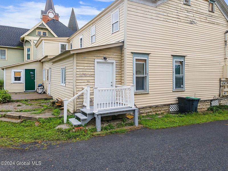 4th image of 603 E Main Street
