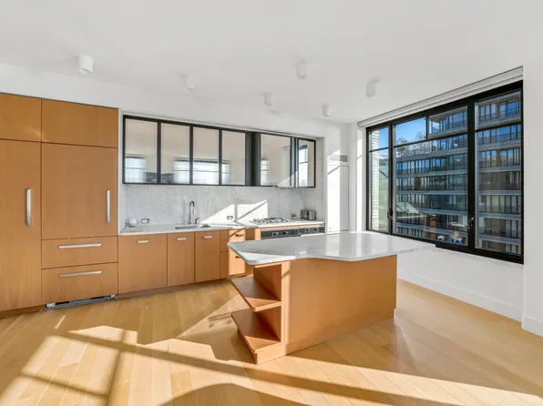 110 Charlton Street image 2 of 10