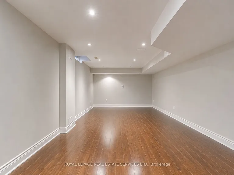 2473 Tesla Cres — Photo 40