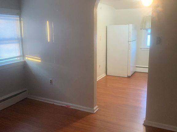 5th image of 268 Weber Ave