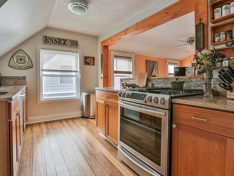 8 Mason St #3 — Photo 1