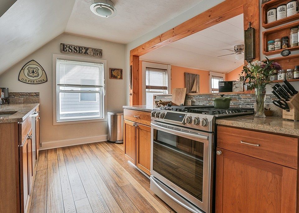 1st image of 8 Mason St #3