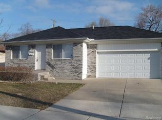 8419 Toepfer Rd, Warren, MI 48089