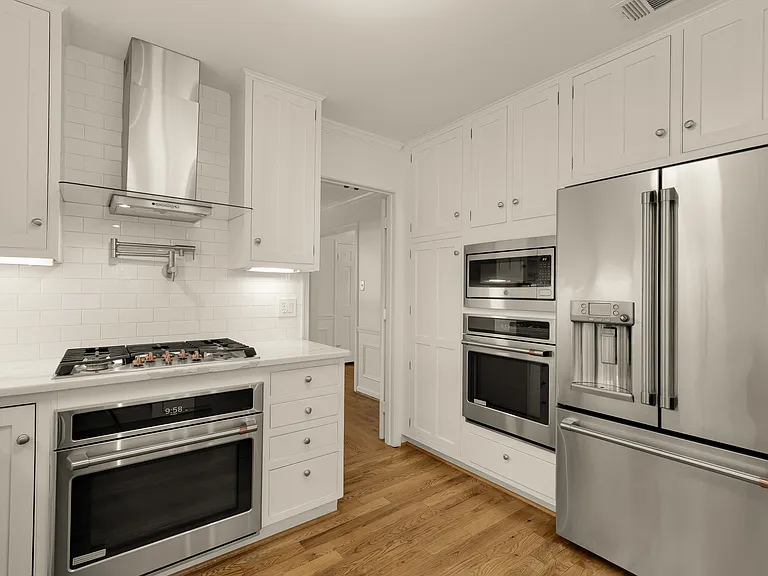 1318 Round Oak Ct — Photo 14