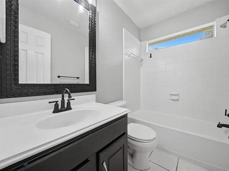 1607 Sandy Park Dr — Photo 16