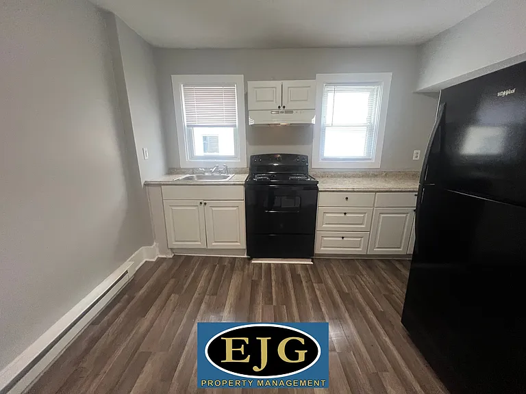 209 Pine St #2 — Photo 3