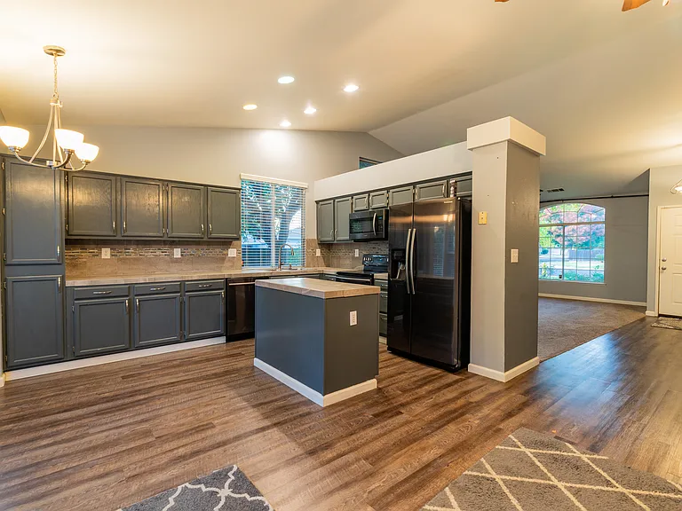 2834 Mitchell Ave — Photo 6