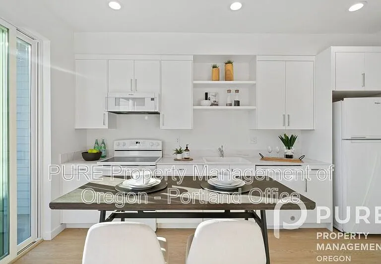 3736 NE Liberty Ter — Photo 5