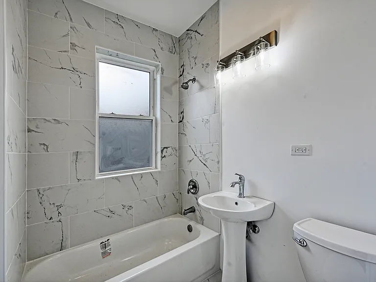 4732 W Monroe St #2 — Photo 15