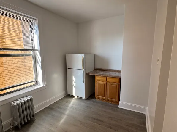 2143 29th Street image 8 of 11