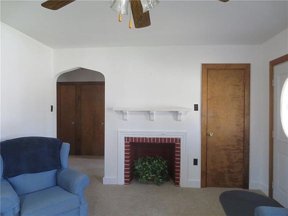 4th image of 504 E Brown St