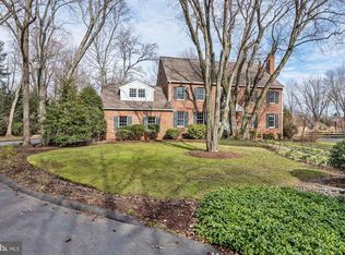 11 Winterberry Rd, Moorestown, NJ 08057