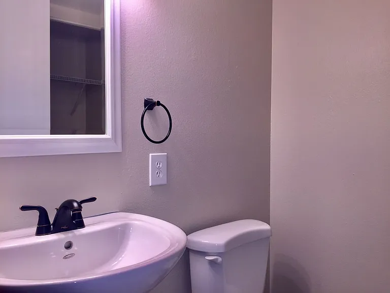 8084 Lexington Park Dr — Photo 9