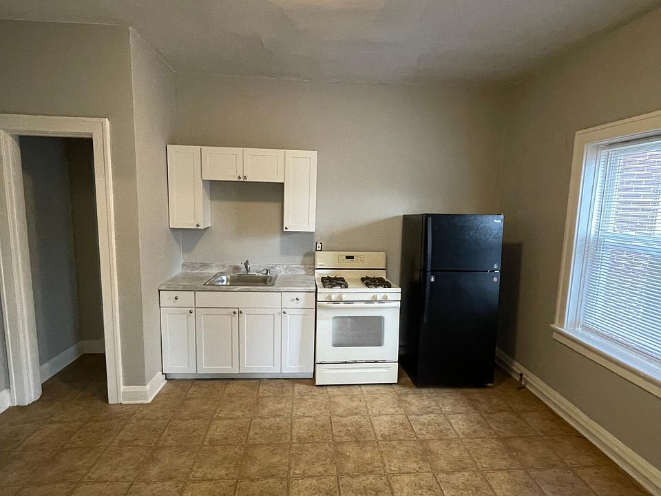 1st image of 271 Kalmia Ave APT 6
