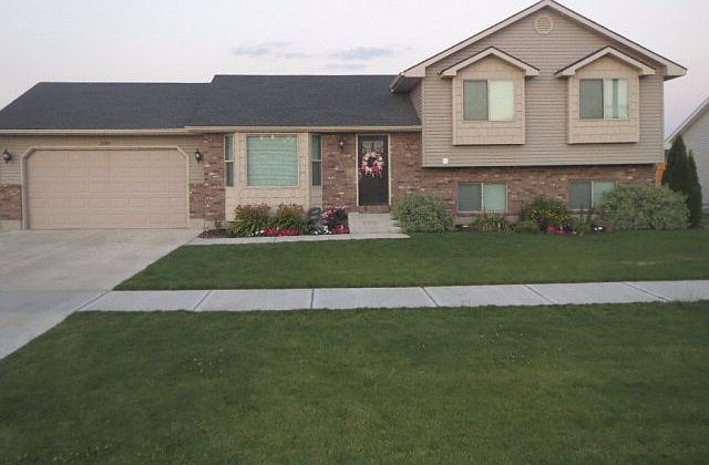 1st image of 2190 N Edmiston Dr