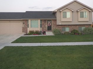2190 N Edmiston Dr, Idaho Falls, ID 83401
