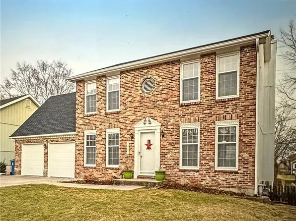 1629 Dunwich Dr, Liberty, MO 64068