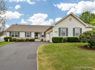 1338 Deerpath Cir, Aurora, IL 60506
